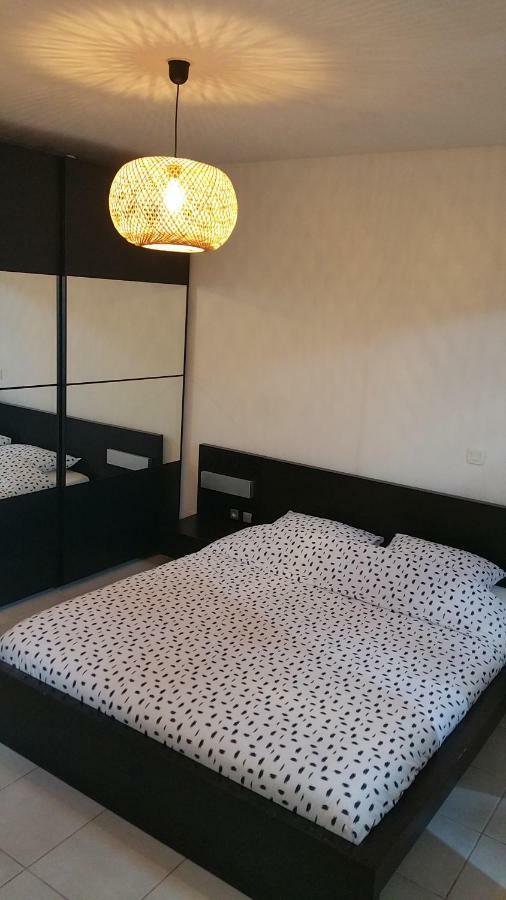 Ferienwohnung Apt 50M2 Avec Balcon Tout Equipe Proche D'Avignon Pernes-les-Fontaines Exterior foto